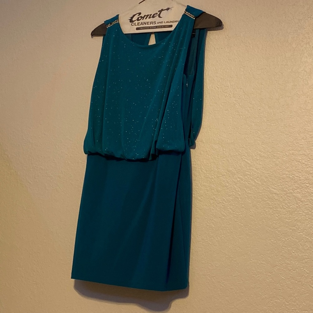 Blondie nite- Stacy Sklar little turquoise dress.